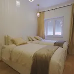 Charming 94d, Next To Metro Apartment *
