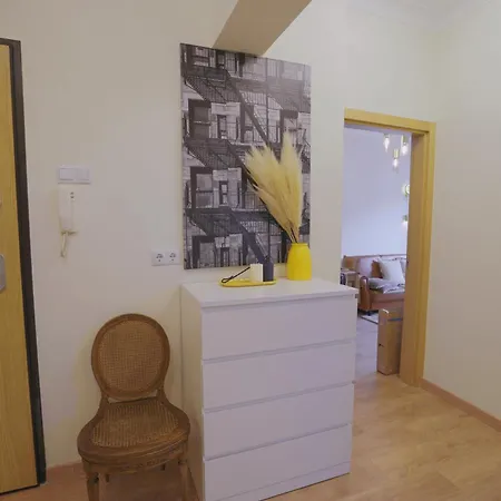 Apartamento Charming 94d, Next To Metro