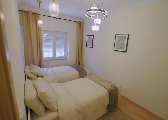 Charming 94d, Next To Metro