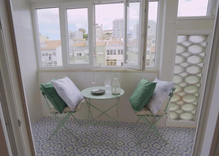 Charming 94d, Next To Metro