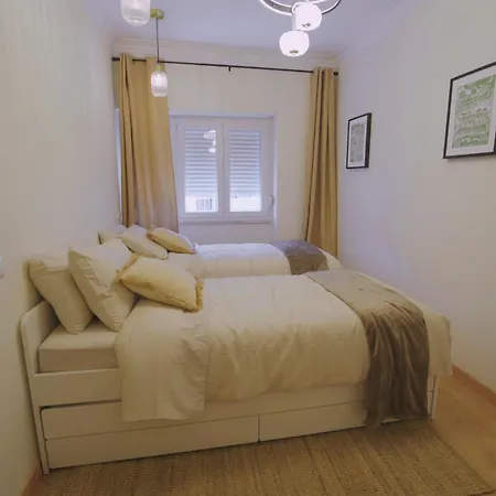 Charming 94d, Next To Metro Apartment
