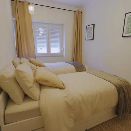 Charming 94d, Next To Metro Lisboa