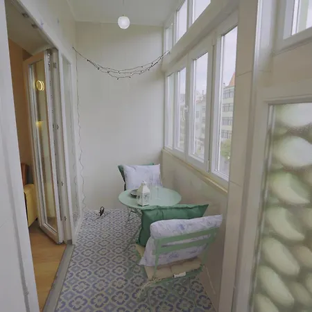 Charming 94d, Next To Metro Lisboa