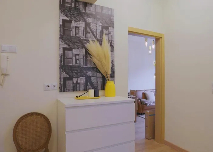 Apartment Charming 94d, Next To Metro Lisbon