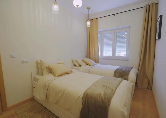 Charming 94d, Next To Metro Apartment Lisbon