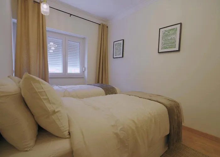 Charming 94d, Next To Metro Apartment