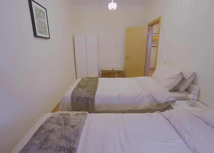 Charming 94d, Next To Metro Apartment Lisbon