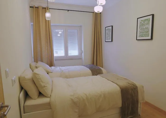 Charming 94d, Next To Metro Lisbon