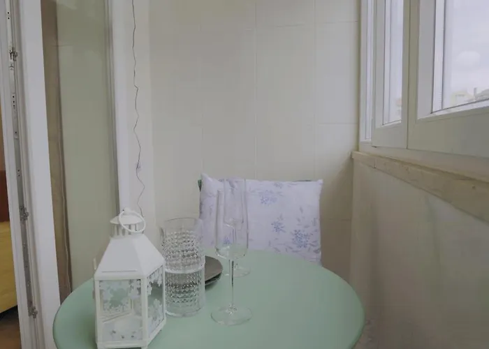 Charming 94d, Next To Metro Apartment Lisbon