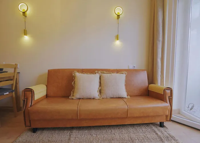 Apartment Charming 94d, Next To Metro Lisbon