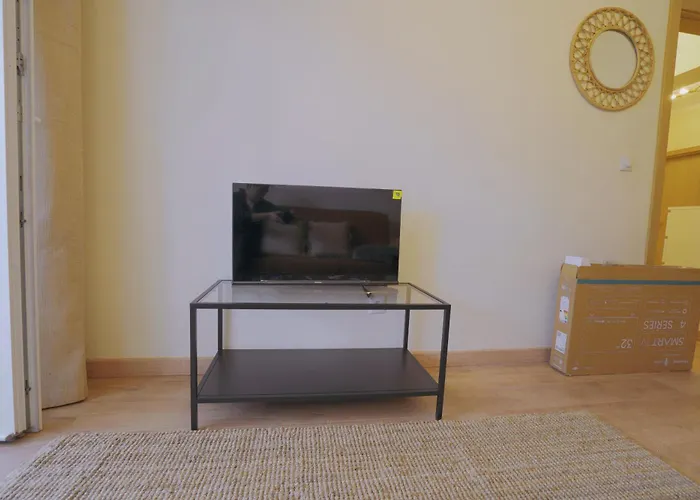 Apartment Charming 94d, Next To Metro Lisbon