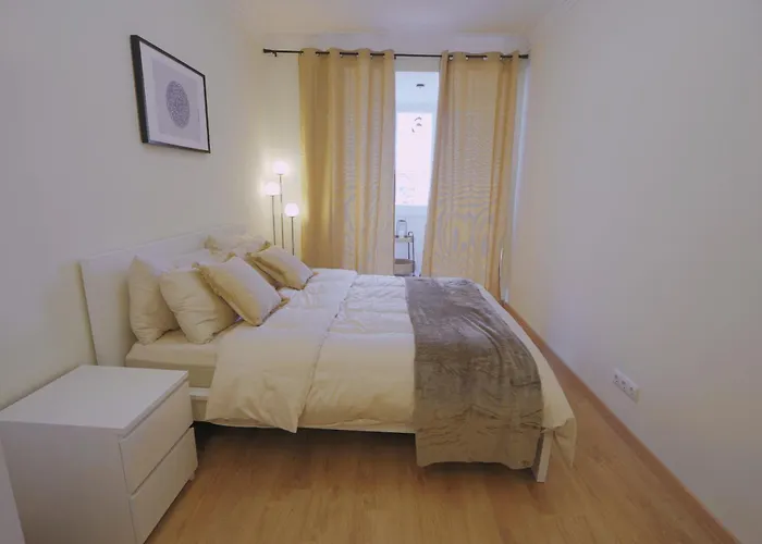 Charming 94d, Next To Metro Apartment *