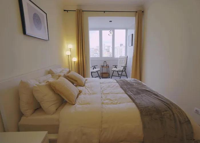 Charming 94d, Next To Metro Apartment