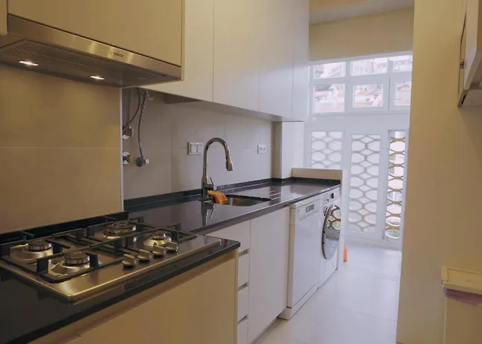 Charming 94d, Next To Metro Apartment *