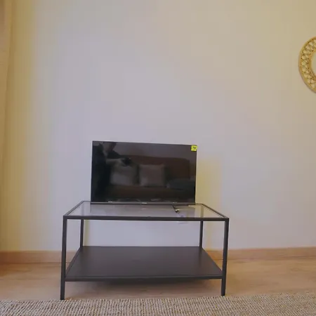 Charming 94d, Next To Metro Lägenhet *