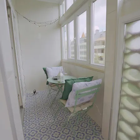 Lägenhet Charming 94d, Next To Metro Lisboa